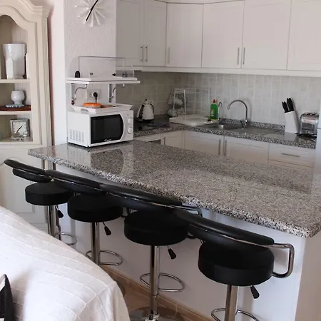 Royal Palm شقة فندقية *